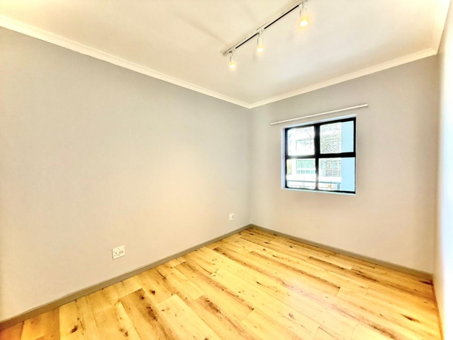 To Let 2 Bedroom Property for Rent in Wynberg Upper Western Cape